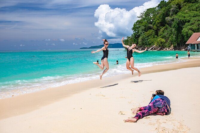 Bamboo Island, Pileh Bay & Phi Phi Island Snorkeling Tour from Phuket - Ko Phi Phi Le: clear sand-under-water views and coral reef