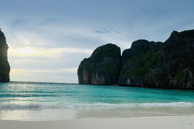 Early Bird Trip Phi Phi & 4 Islands–Premium Speedboat from Krabi - Maya Bay and the first coves: quick stops with real payoff