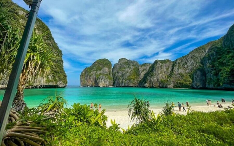 From Ao Nang: Phi Phi Islands Day Tour by Boat with Lunch - Ko Phi Phi Don: lunch, shopping, and real downtime