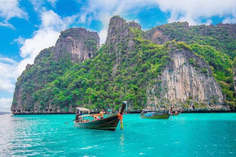 From Phi Phi islands: Phi Phi, Maya Area by longtail Boat - Price and the extra costs you should plan for