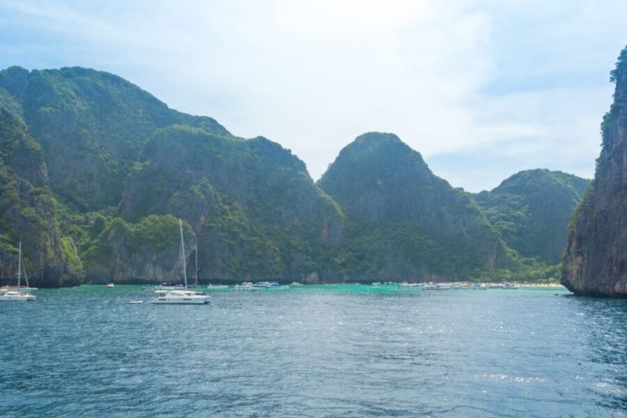 From Phuket: Snorkeling Ferry Cruise to Phi Phi Islands - Buffet Lunch by the Sea: Vegetarian Options Are a Win