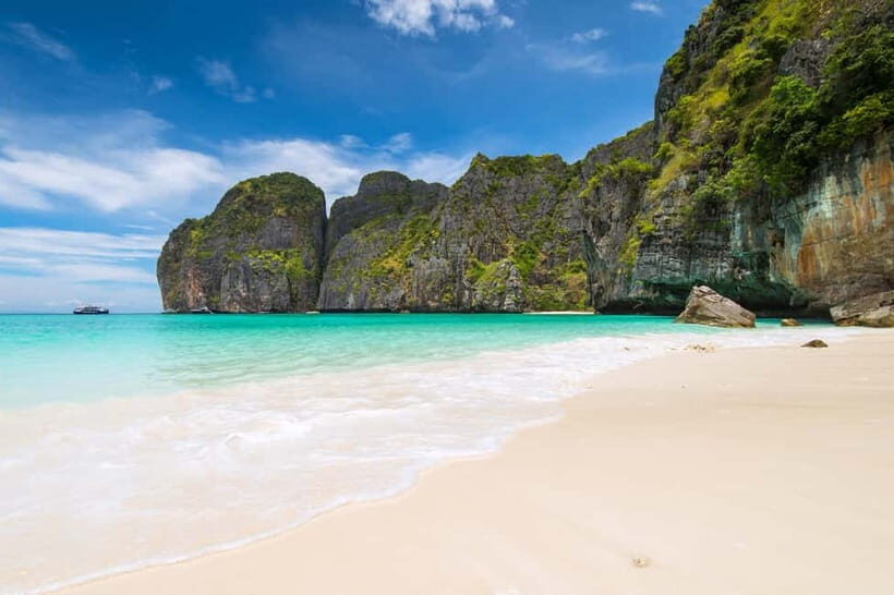 Krabi: One Day Phi Phi Island by speed boat ( Join ) - Pileh Lagoon: where you actually get to swim and breathe