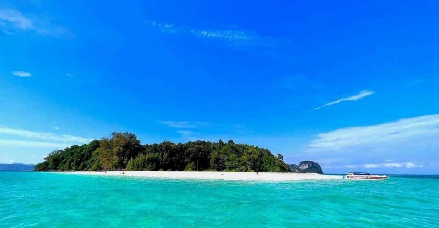 Krabi: Phi Phi Islands & Maya Bay Speedboat Tour with Lunch - From hotel pickup to a private pier coffee