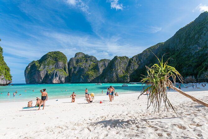 Maya Bay, Phi Phi & Bamboo Island Premium Trip by Seastar From Phuket - Group size, guide care, and the weather factor