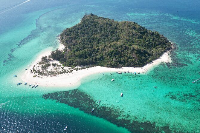 Phi Phi 1 Day tour by speed catamaran with Phuket transfers - Ko Phi Phi Don: lunch with a view and a breather hour