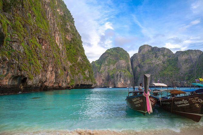 Phi Phi 6: Amazing trip by speedboat, start at Sunrise - Should you book this sunrise speedboat to Phi Phi?