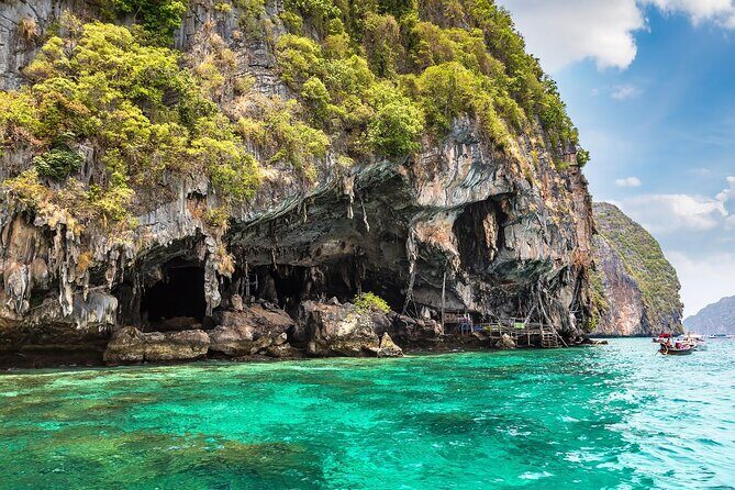 Phi Phi & Bamboo Islands Snorkeling Tour with Lunch by Speedboat - Boat comfort, crowds, and how to judge this day trip fairly