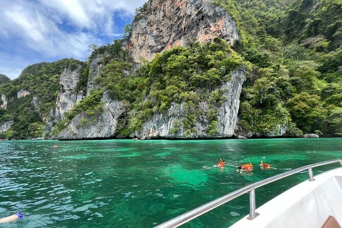 Phi Phi Islands and Maya Bay Tour by Speedboat from Krabi - Getting picked up (and when to expect the day to start)