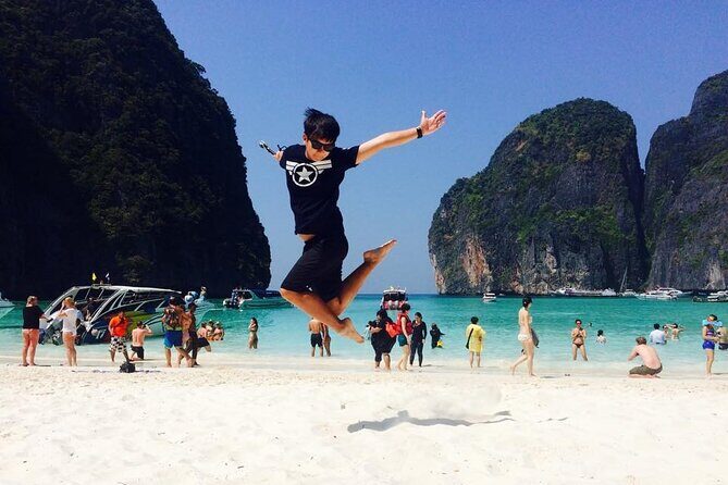 Phi Phi Islands & Maya Bay: Premium Service & All-Day Food - Phi Phi Islands viewpoints: Pileh Bay and Loh Samah Bay in practice