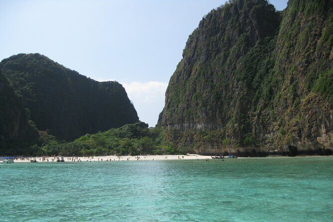 Phi Phi - Khai/Bamboo Islands Tour with Lunch by Speed Catamaran - After Maya Bay: lunch at Ao Ton Sai and a breather