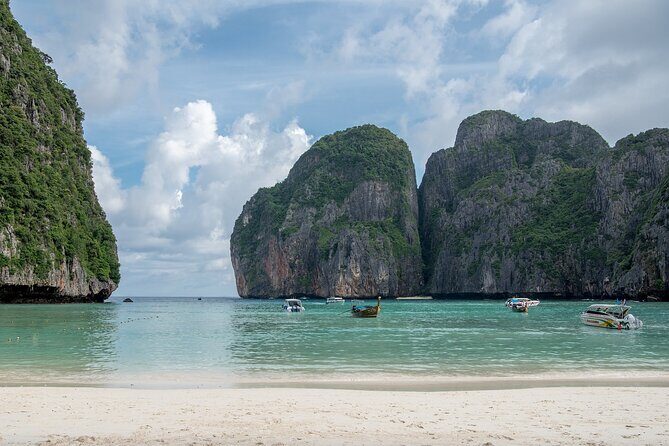 Phi Phi - Khai/Bamboo Islands Tour with Lunch by Speed Catamaran - Ko Phi Phi Le and Maya Bay: the famous bay with a real-time schedule
