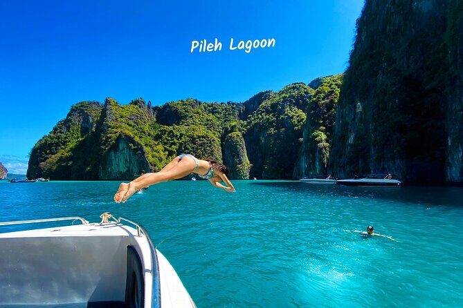 PHI PHI & MAYA & BAMBOO Premium Catamaran Max 28 pax - Lunch on Phi Phi: Thai-Western Options and a Real Break