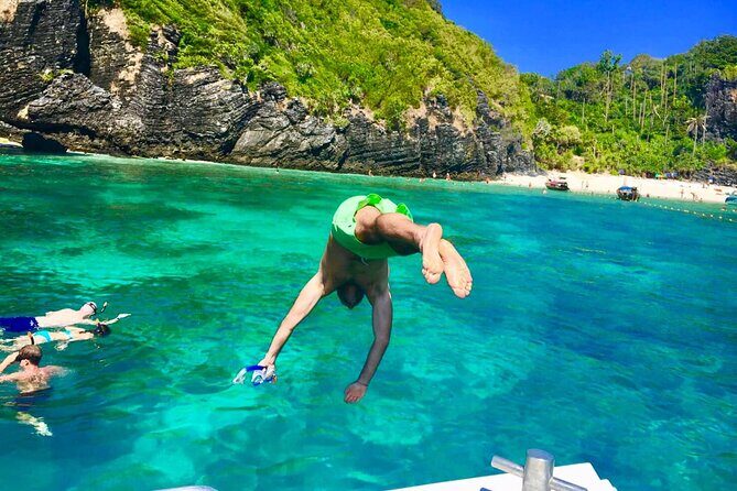 Phi Phi, Maya Bay and Khai Island Tour from Phuket - Speedboat Time vs. Waiting Time in Phuket