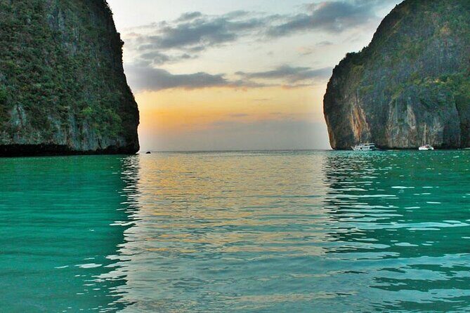 Phi Phi, Maya Bay, Bamboo by Private VIP boat - Loh Samah Bay: the shorter closer that can still feel special