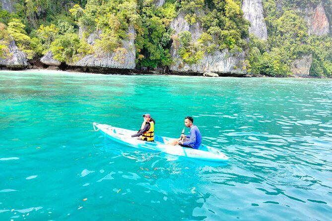 Phi Phi, Maya Bay, Bamboo by Private VIP boat - Guide, boat, and group size: what being private changes