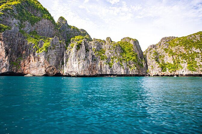 Phi Phi, Maya, Khai and Pileh Day Trip by Speed Catamaran From Phuket - Maya Bay: swim time at the headline spot