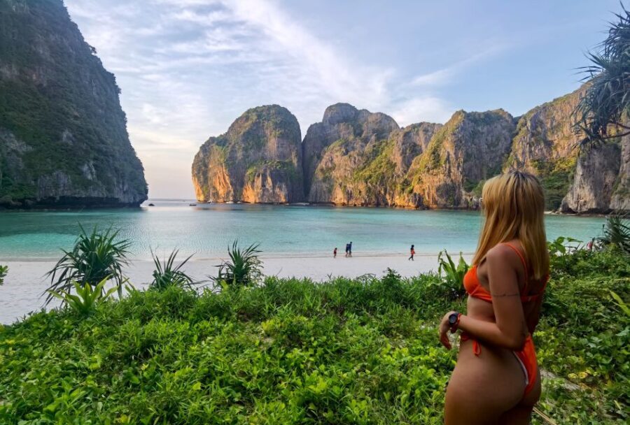 Phi Phi: Morning Speedboat Tour to Maya Bay with Snorkel - Maya Bay: 1 hour of beach time, plus a reality check