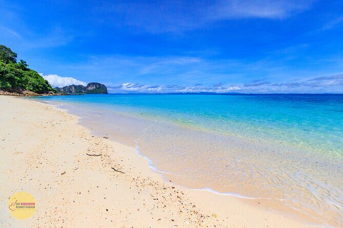 Phi Phi One Day Tour by Speed Boat from Ao Nang, Krabi - Maya Bay and Loh Samah Bay: the morning stop that drives the mood