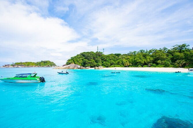 Phuket Private Speed Boat Tours - Lunch on Phi Phi Don: simple, included, and timed well