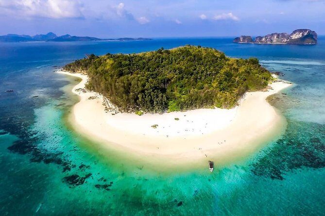 Private Phi Phi and Bamboo Islands Snorkeling Tour by Speedboat - Entering Phi Phi from Royal Phuket Marina (and why that matters)