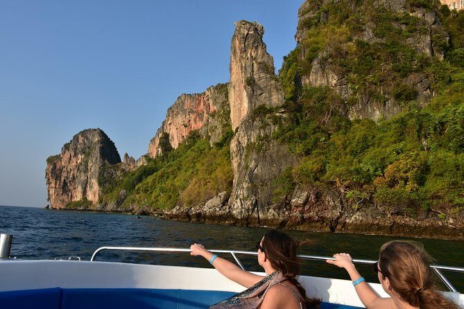Private Phi Phi Island Speed Boat Tour from Krabi - The itinerary day: from Loh Samah Bay to Phi Phi Leh snorkeling