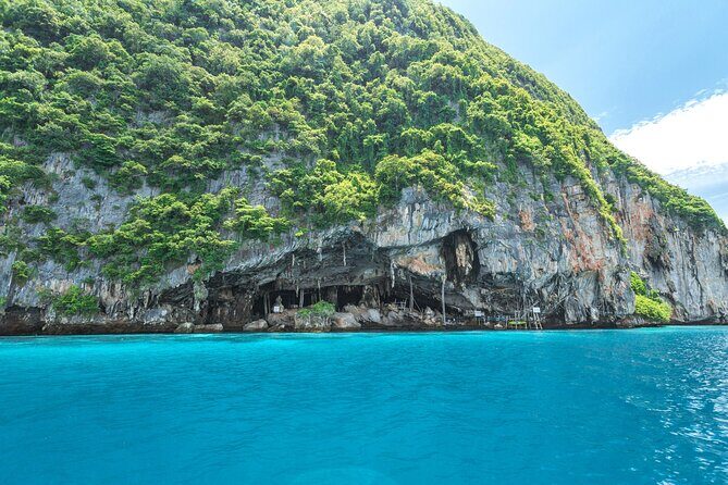 Private Phi Phi Islands & Bamboo Full Day Tour with snorkeling - Comfort, seasickness, and the boat reality check