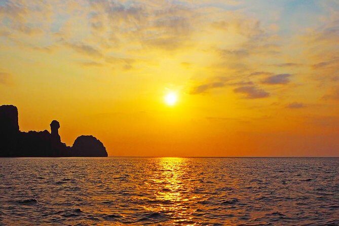 Private Tour Phi Phi Early Bird Premium Tour by Speed Boat - Ko Phi Phi Don: your big first island block